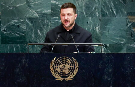 zelenski-ston-oie-min-menete-siopiloi-opla-kai-symmachies-i-moni-asfaleia-apenanti-sti-rosia-663516