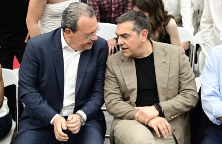famellos-i-emmesi-apantisi-sta-karfia-tsipra-679850