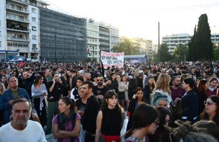 panos-roytsi-megali-sygkentrosi-allileggyis-ston-apergo-peinas-668512