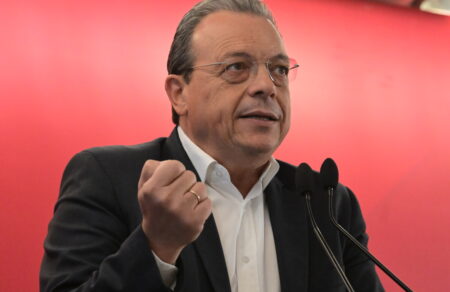 famellos-ofeiloyme-na-sygklinoyme-se-proodeytiki-protasi-poy-na-perilamvanei-ton-tsipra-669584