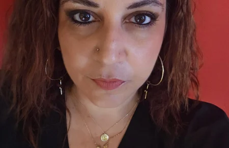 eya-leontiadoy-sto-tvxs-se-ayto-to-vivlio-sto-rolo-tis-eleytherias-672940