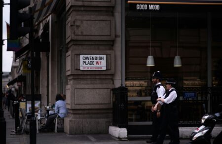 londino-h-epidimia-klopis-tilefonon-kai-i-diethnis-speira-672373