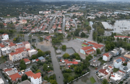 mesologgi-plimmyres-kai-zimies-apo-tin-kataigida-kataggelia-gia-epithesi-se-ypallilo-toy-dimoy-vinteo-foto-677169