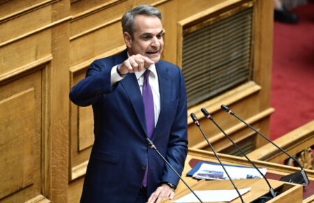 mitsotakis-gia-agnosto-stratioti-to-mnimeio-den-einai-tamplo-gia-anartisi-aitimaton-675820