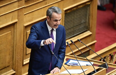 agnostos-stratiotis-sfragise-ti-rixi-mitsotaki-dendia-kaigrafei-tin-epomeni-imera-676029