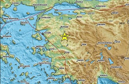 toyrkia-ischyros-seismos-aisthitos-stin-konstantinoypoli-kai-se-nisia-toy-aigaioy-678778