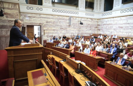 syriza-yperpsifizei-tin-agora-kai-4is-belharra-poioi-diafonisan-anoichta-666655