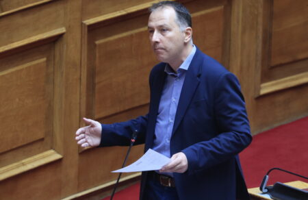 vasilis-metaxas-arsi-asylias-toy-voyleyti-toy-kke-gia-klopi-aspidas-apo-ta-mat-673216