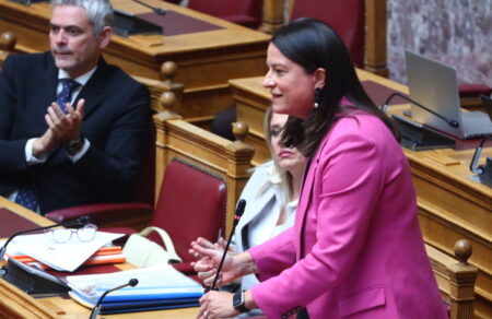 voyli-pyr-omadon-apo-tin-antipoliteysi-gia-to-ergasiako-nomoschedio-toy-13oroy-ti-apanta-i-kerameos-672366