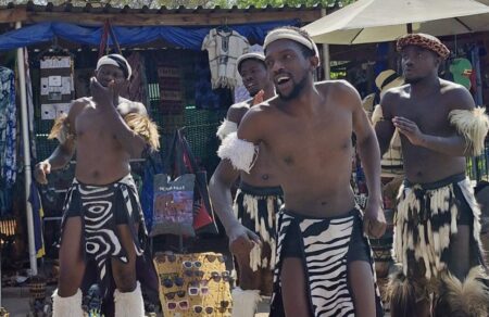 zimpampoye-o-kostas-o-mitsos-o-maik-kai-to-megaleio-tis-fysis-674039