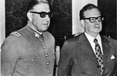 chroniko-oi-epicheiriseis-tis-cia-sti-latiniki-ameriki-apo-ton-psychro-polemo-eos-ti-venezoyela-toy-2025-691993