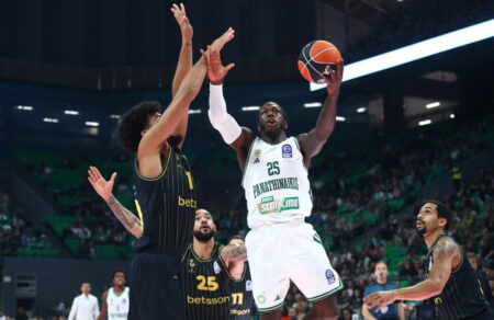 basket-league-7i-agonistiki-o-panathinaikos-lygise-ton-ari-synechizei-protos-o-olympiakos-687854