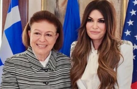 stoys-diadromoys-ton-moyseion-i-ellada-kapote-anike-stoys-ellines-692306