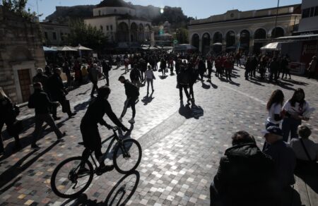 eurostat-oi-misthoi-mpananias-kai-to-trolarisma-toy-mitsotaki-stoys-neoys-685945