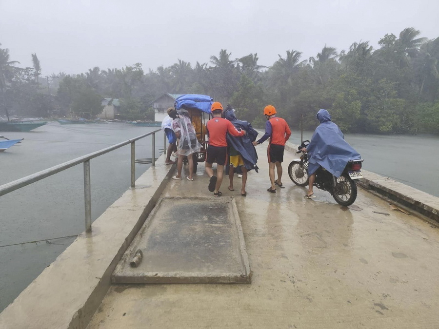 EPA/PHILIPPINE COAST GUARD 
