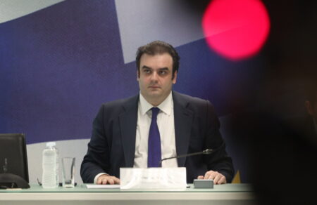 pierrakakis-ki-episima-ypopsifios-gia-tin-proedria-toy-eurogroup-o-antipalos-kai-i-epistoli-pros-toys-omologoys-toy-693155