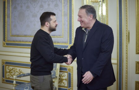 pompeo-anelave-symvoylos-stin-oykraniki-etaireia-fire-point-poy-ereynatai-gia-diafthora-688094