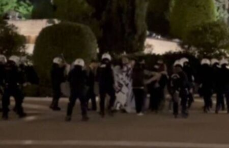 mnimeio-agnostoy-stratioti-i-proti-katadiki-me-ton-neo-nomo-23-melon-toy-royvikona-687070