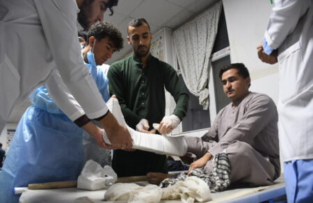 afganistan-nekroi-kai-ekatontades-traymaties-meta-apo-seismo-681586