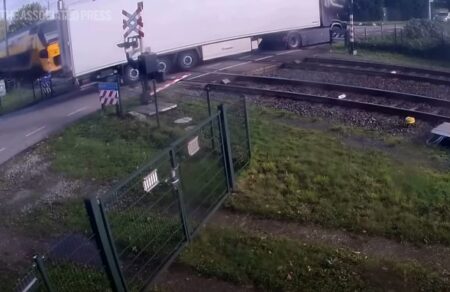 ollandia-treno-peftei-pano-se-ntalika-vinteo-681363