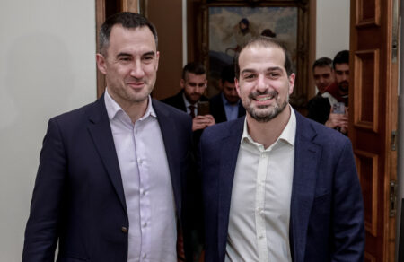 nea-aristera-o-sakellaridis-apanta-se-charitsi-i-logiki-tis-prosthesis-odigise-tin-aristera-stin-simerini-katastasi-685960