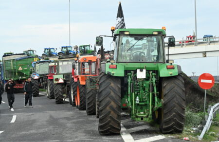 paylos-nerantzis-ee-mercosur-i-fon-nter-laien-mprosta-o-mitsotakis-apo-piso-kontra-sta-mploka-ton-agroton-697089