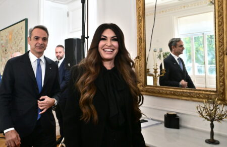 ta-ton-diadromon-to-goyri-toy-mitsotaki-pos-egine-presveira-i-kimperli-ta-neyra-ton-syrizaion-gia-tsipra-701643