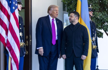 tramp-o-zelenski-den-echei-diavasei-tin-protasi-ton-ipa-gia-tin-oykrania-tha-lavei-ola-ta-eggrafa-simera-leei-to-kievo-697121