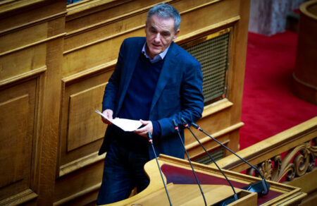 tsakalotos-gia-kostos-stegasis-oyte-pame-pros-ti-sosti-kateythynsi-oyte-sygklinoyme-me-tin-eyropi-704075