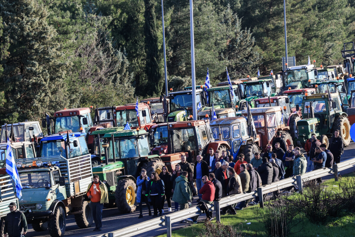 Μπλόκα αγροτών στη Νίκαια Λάρισας