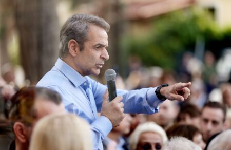 mitsotakis-se-agrotes-nai-ston-dialogo-ochi-sta-mploka-696829