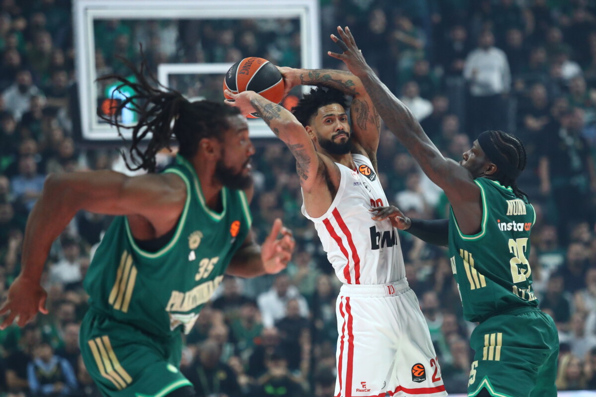 EUROLEAGUE 2025-2026 / ΠΑΝΑΘΗΝΑΪΚΟΣ - ΟΛΥΜΠΙΑΚΟΣ.(ΜΑΡΚΟΣ ΧΟΥΖΟΥΡΗΣ / EUROKINISSI)