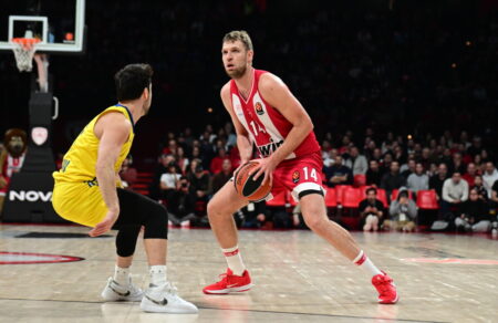 eyroligka-o-olympiakos-anevainei-synithizontas-stis-100ares-nikise-100-93-ti-makampi-sto-sef-713917