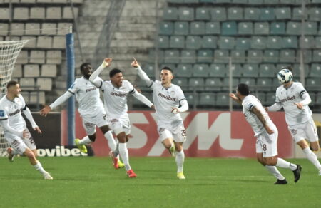 super-league-i-anagennimeni-larisa-perase-me-2-0-apo-to-volo-triti-seri-niki-kai-anevainei-718664