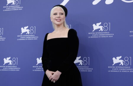 lady-gaga-esteile-ichiro-minyma-kata-tis-ice-se-synaylia-tis-vinteo-717932