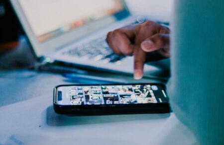 ipa-i-proti-diki-kata-ton-meson-koinonikis-diktyosis-gia-ethismo-paidion-715950