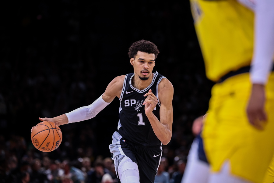 EPA/CHRISTOPHE PETIT TESSON  SHUTTERSTOCK OUT