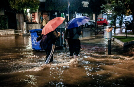 kakokairia-voyliaxe-i-attiki-dromoi-potamia-kai-dekades-kliseis-stin-pyrosvestiki-foto-vinteo-714251