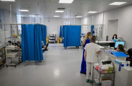 poedin-saronei-i-gripi-yperdiplasiastikan-oi-nosileies-anamenetai-ayxisi-kroysmaton-708352