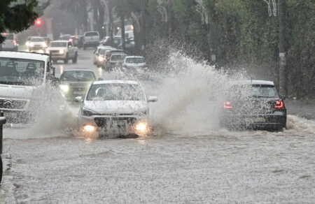 emy-ektakto-deltio-gia-diimeri-kakokairia-me-kataigides-kai-chalazi-ti-kairo-tha-kanei-tin-kathara-deytera-714166