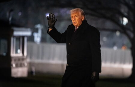 tramp-mazeyei-tis-diloseis-gia-to-nato-meta-tis-antidraseis-starmer-makron-715457