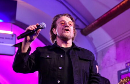 u2-days-of-ash-epestrepsan-me-neo-ep-oykrania-stin-proti-grammi-kai-aichmes-gia-tin-ice-726117