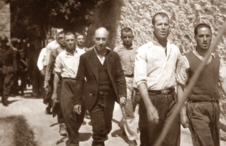 prosfygika-o-apergos-peinas-grafei-sto-tvxs-gia-tis-fotografies-ton-200-tis-kaisarianis-727609