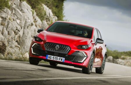 neo-renault-clio-irthe-stin-ellada-deite-tis-times-719000