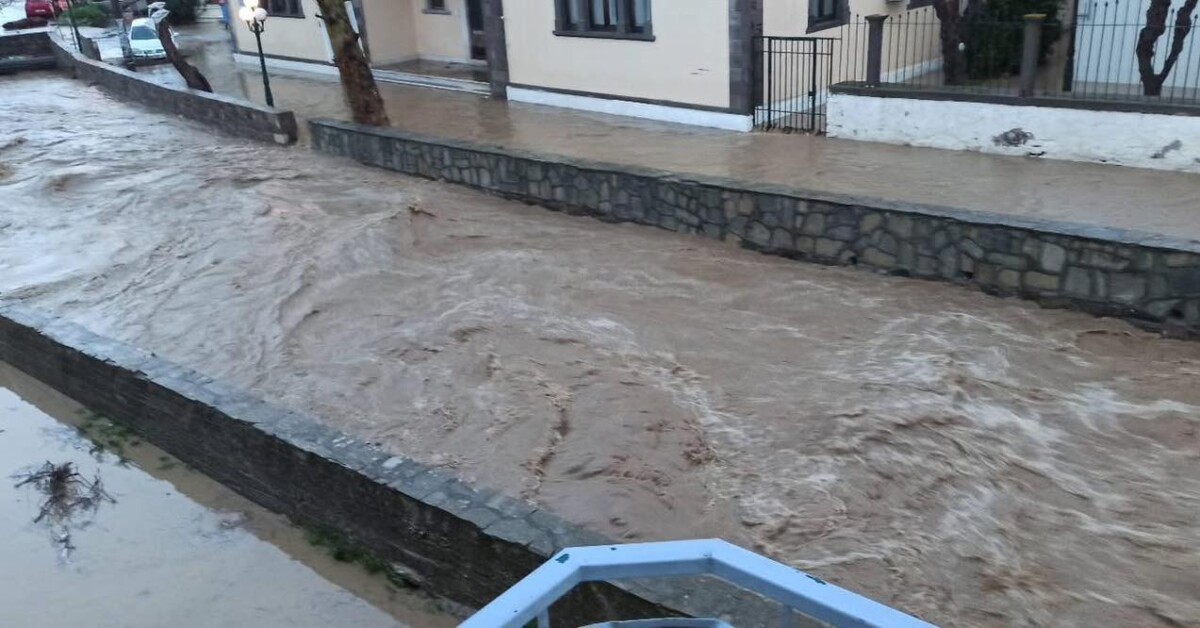 Κακοκαιρία στην Λήμνο (Πηγή: FM 100 ΛΗΜΝΟΣ / Facebook)
