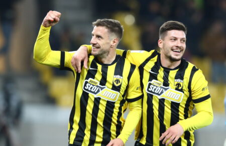 super-league-telos-kanonikis-periodoy-me-itta-paok-kai-gkela-olympiakoy-pos-mpainoyn-oi-omades-se-playoffs-playouts-739929