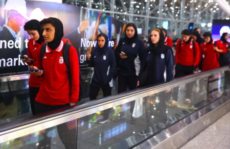 aystralia-edose-asylo-se-dyo-akoma-atoma-tis-ethnikis-gynaikon-toy-iran-melos-tis-apostolis-allaxe-gnomi-734757