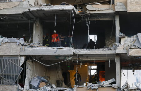 live-blog-mesi-anatoli-oi-treis-oroi-poy-thetei-to-iran-eykoloteros-ap-oso-perimename-o-polemos-leei-o-tramp-734750
