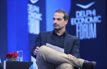 sakellaridis-kamia-amfivolia-oti-kyvernisi-kai-eyp-agorasan-to-predator-735744