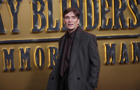 kilian-merfi-epistrefei-os-tomas-salmpi-niotho-mikros-mprosta-sto-pathos-ton-thaymaston-gia-to-peaky-blinders-732977